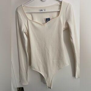 Hollister Cream Long Sleeve Bodysuit Woman’s Size Medium